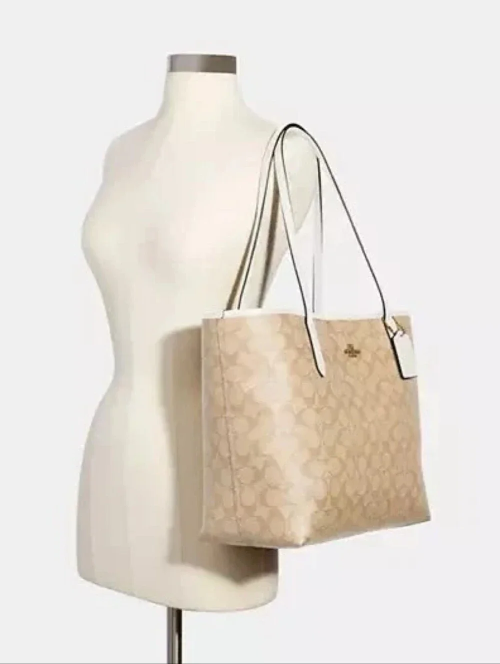 NWT Coach City Tote In Signature Canvas 5696 Light khaki/Chalk
